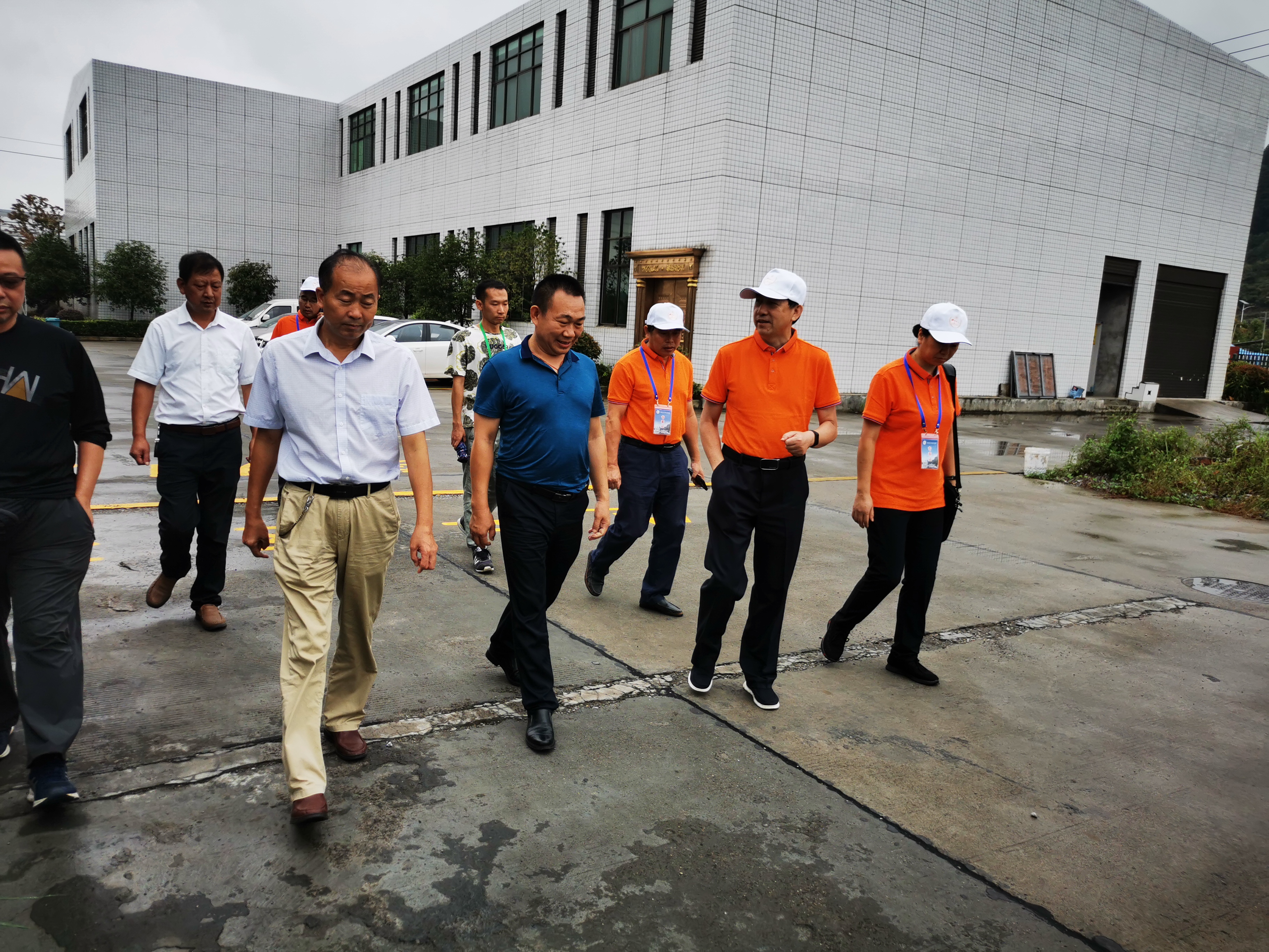 科技列車(chē)懷化行專家領(lǐng)導(dǎo)一行蒞臨寰宇股份指導(dǎo)工作